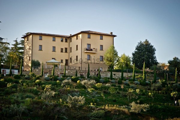 negozio in vendita a Montepulciano