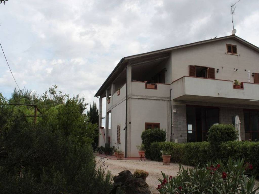 casa indipendente in vendita a Montepulciano in zona Acquaviva