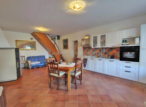 casa indipendente in vendita a Montepulciano in zona Acquaviva