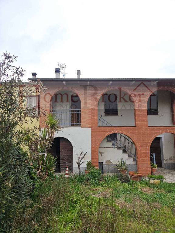 casa indipendente in vendita a Montepulciano in zona Montepulciano Stazione