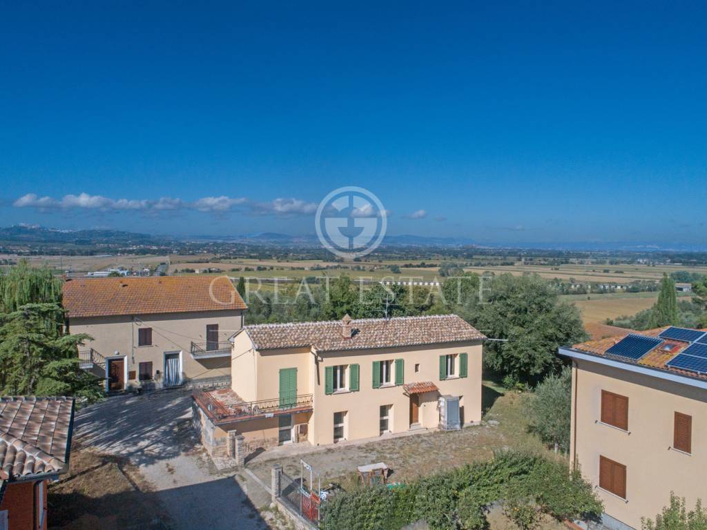 casa indipendente in vendita a Montepulciano in zona Valiano