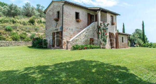 casa indipendente in vendita a Montepulciano