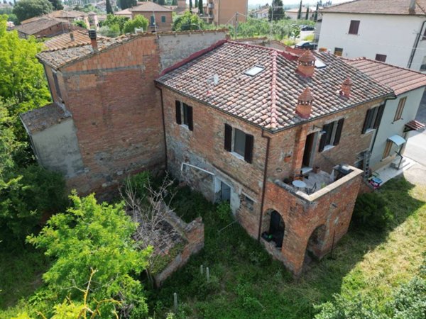 casa indipendente in vendita a Montepulciano in zona Gracciano