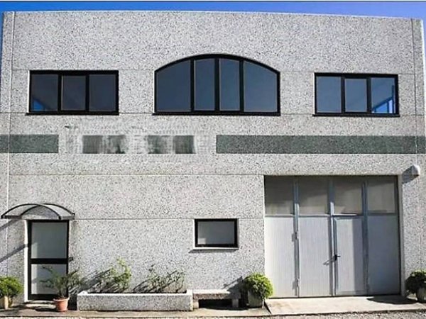 locale commerciale in vendita a Montepulciano