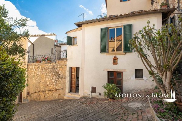 casa indipendente in vendita a Montepulciano