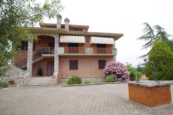 casa indipendente in vendita a Montepulciano