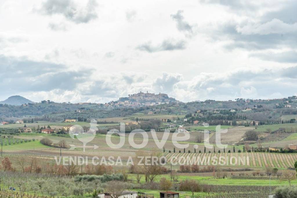 casa indipendente in vendita a Montepulciano in zona Gracciano