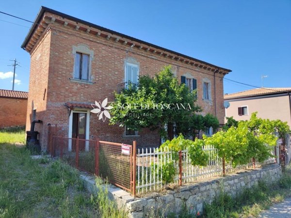 casa indipendente in vendita a Montepulciano in zona Abbadia