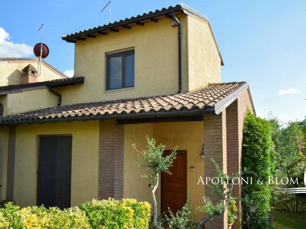 casa indipendente in vendita a Montepulciano in zona Abbadia