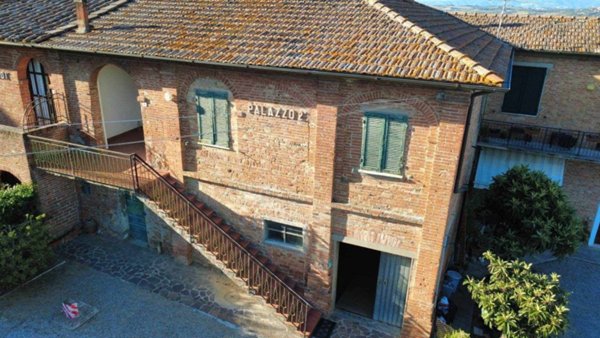 casa indipendente in vendita a Montepulciano in zona Acquaviva