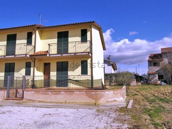 casa indipendente in vendita a Montepulciano in zona Gracciano