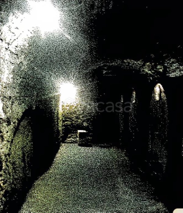 locale commerciale in vendita a Montepulciano