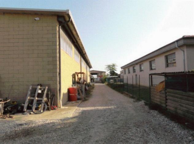 negozio in vendita a Montepulciano in zona Gracciano