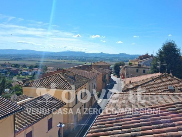 casa indipendente in vendita a Montepulciano in zona Valiano