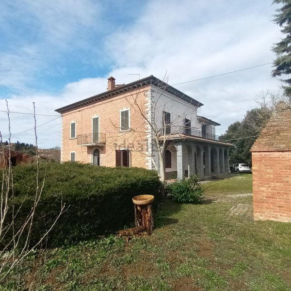 casa indipendente in vendita a Montepulciano