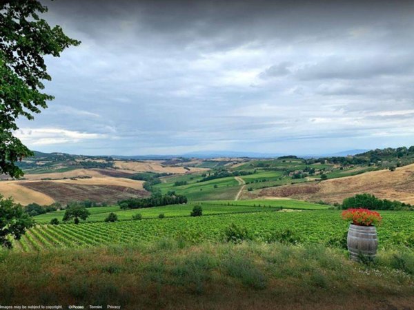 locale di sgombero in vendita a Montepulciano