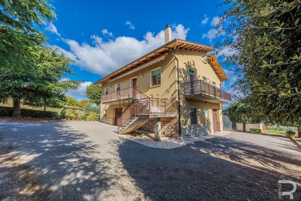casa indipendente in vendita a Montepulciano