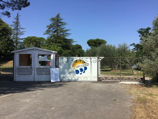 negozio in vendita a Montepulciano