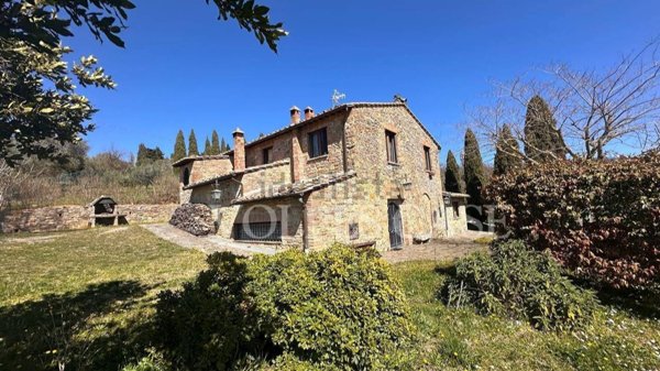 casa indipendente in vendita a Montepulciano