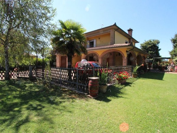 casa indipendente in vendita a Montepulciano in zona Acquaviva