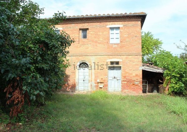 pentavano in vendita a Montepulciano in zona Acquaviva