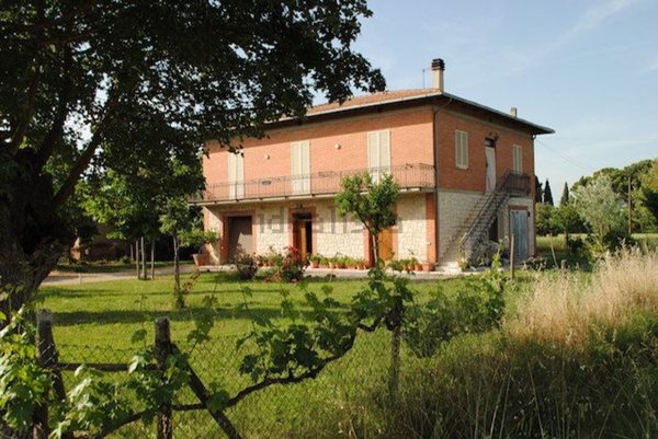 casa indipendente in vendita a Montepulciano in zona Abbadia