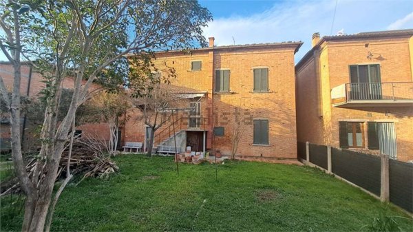 casa indipendente in vendita a Montepulciano in zona Abbadia