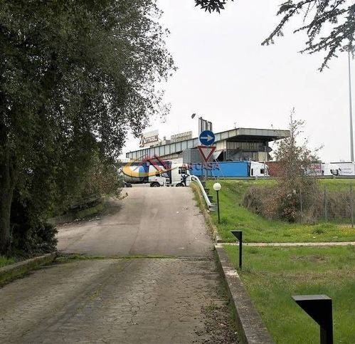 negozio in vendita a Montepulciano