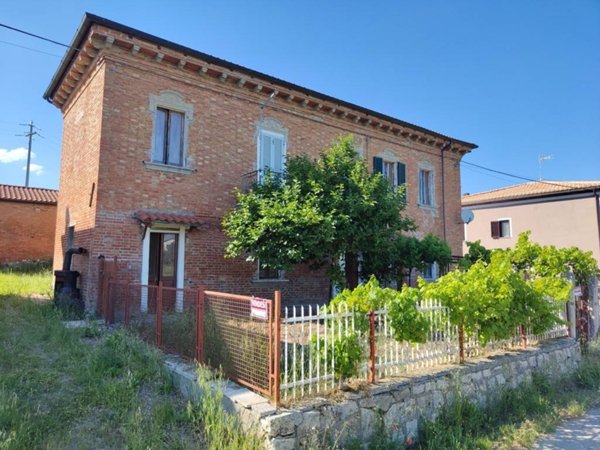 casa indipendente in vendita a Montepulciano in zona Abbadia