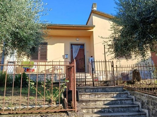 casa indipendente in vendita a Montepulciano in zona Abbadia