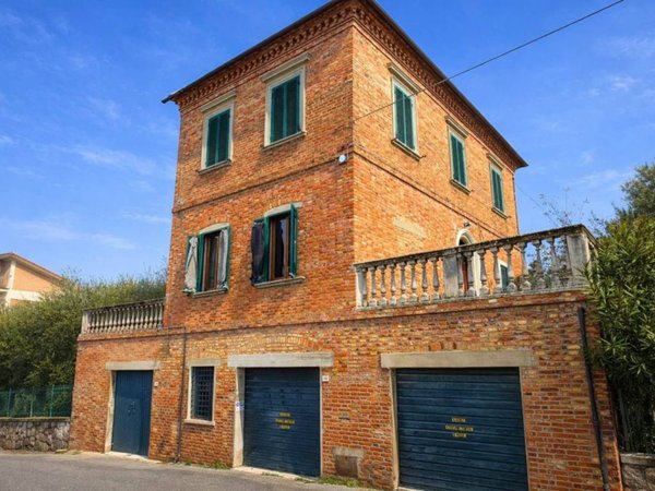 casa indipendente in vendita a Montepulciano in zona Acquaviva