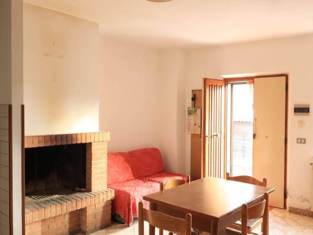 casa indipendente in vendita a Montepulciano in zona Gracciano