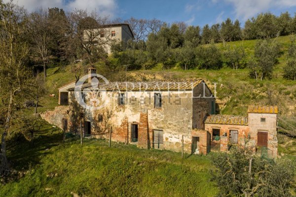 rudere in vendita a Montepulciano