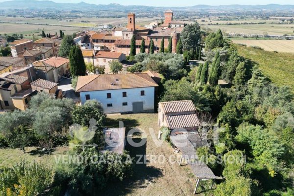 casa indipendente in vendita a Montepulciano in zona Valiano