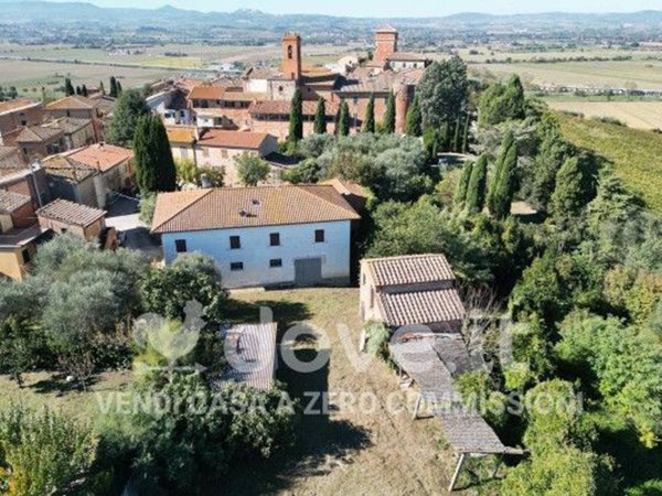 casa indipendente in vendita a Montepulciano in zona Valiano