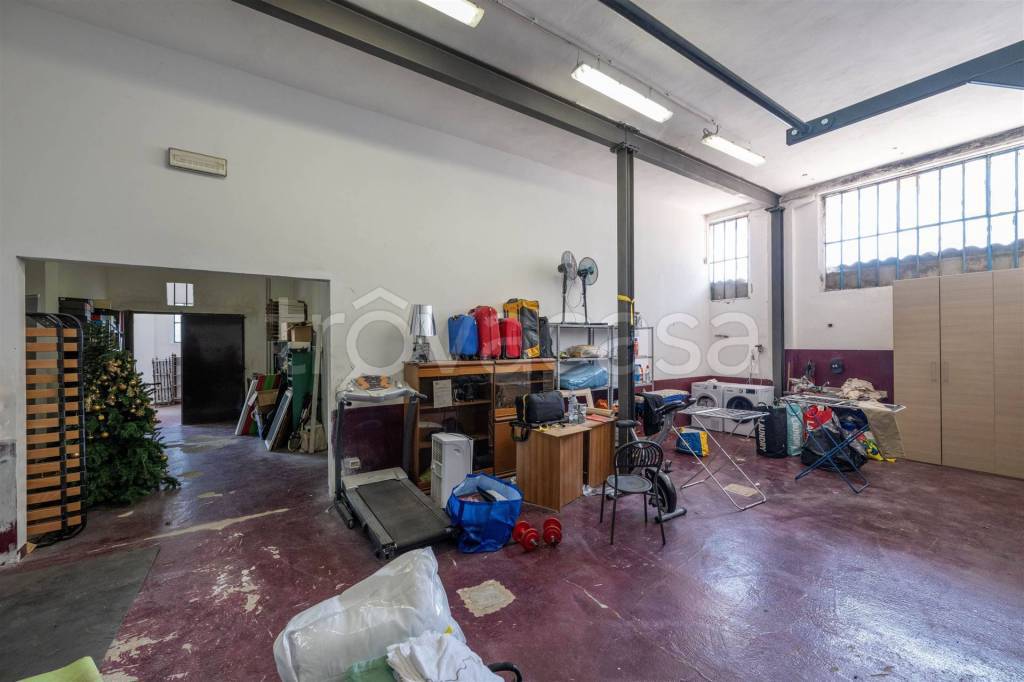 locale commerciale in vendita a Montepulciano