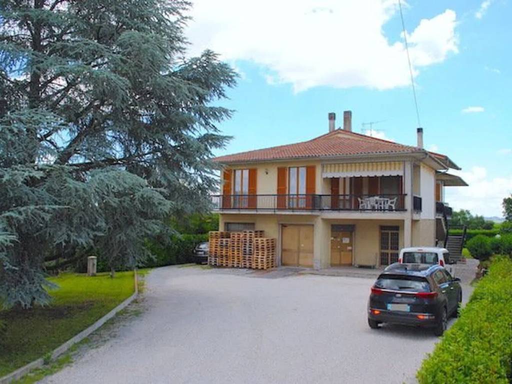 casa indipendente in vendita a Montepulciano in zona Acquaviva