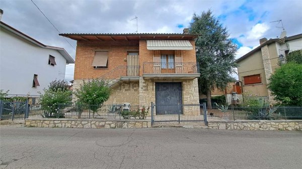 casa indipendente in vendita a Montepulciano in zona Acquaviva