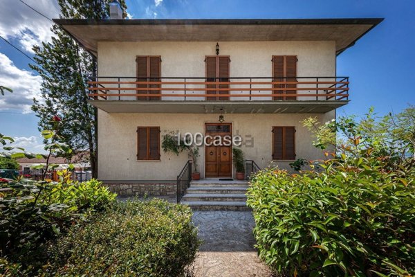 pentavano in vendita a Montepulciano in zona Valiano