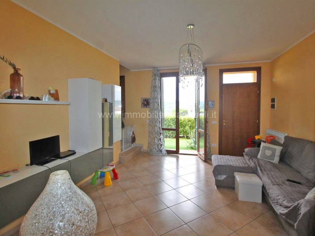 casa indipendente in vendita a Montepulciano in zona Gracciano