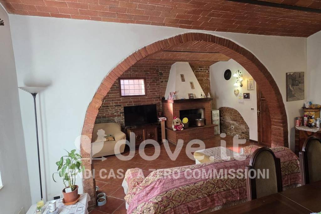 casa indipendente in vendita a Montepulciano in zona Acquaviva