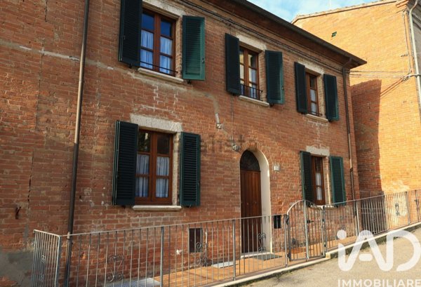casa indipendente in vendita a Montepulciano in zona Acquaviva