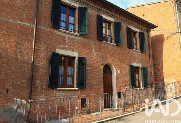 casa indipendente in vendita a Montepulciano in zona Acquaviva