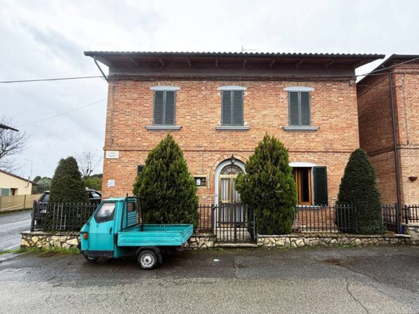 casa indipendente in vendita a Montepulciano in zona Montepulciano Stazione