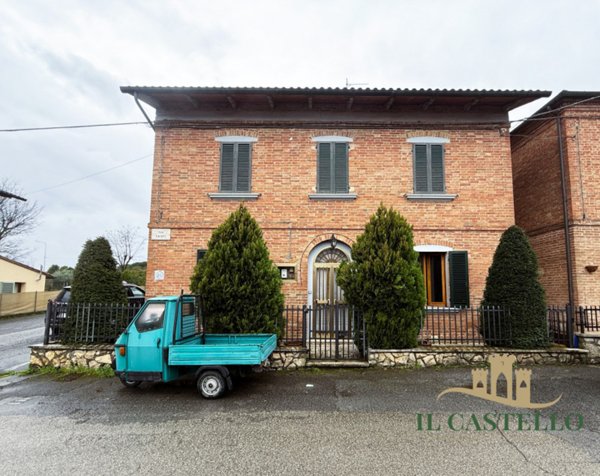 casa indipendente in vendita a Montepulciano in zona Montepulciano Stazione