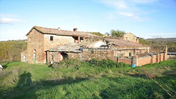 casa indipendente in vendita a Montepulciano in zona Valiano