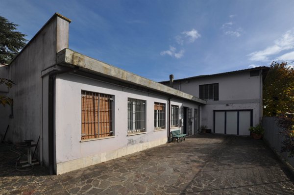 ufficio in vendita a Montepulciano in zona Acquaviva