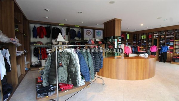 locale di sgombero in vendita a Montepulciano in zona Sant'Albino