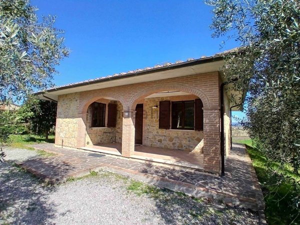 casa indipendente in vendita a Montepulciano in zona Abbadia