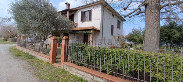casa indipendente in vendita a Montepulciano in zona Abbadia